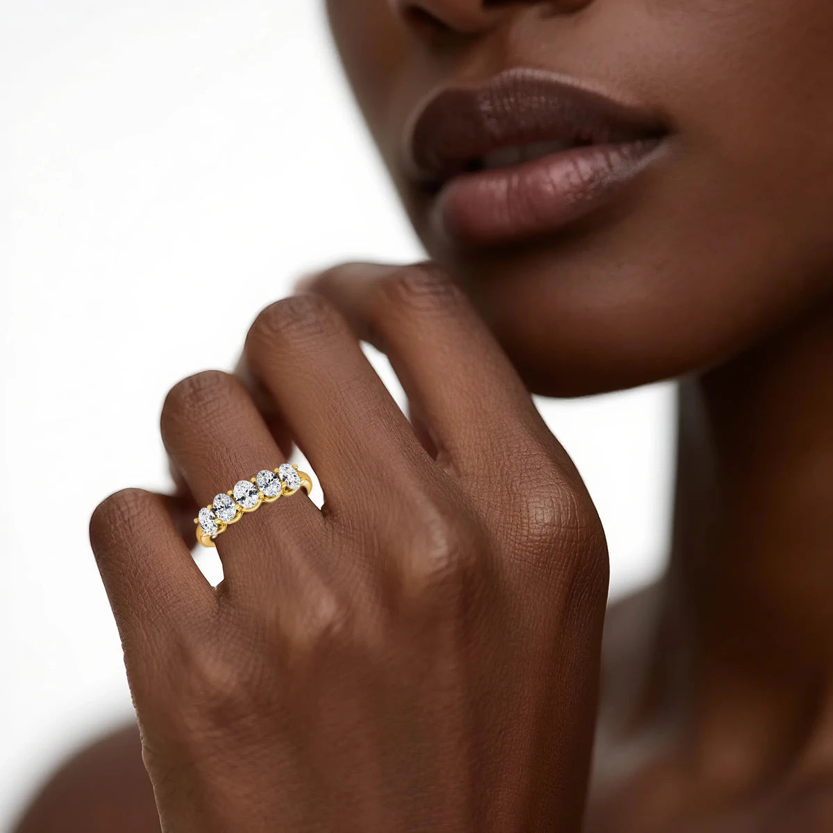 Anillo mujer de Compromiso en Oro 14K con Moissanita Ovalada
